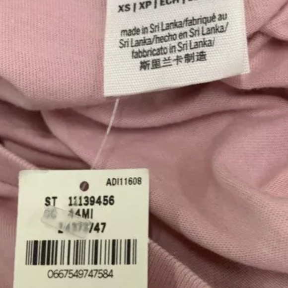 NWT PINK Victoria's Secret Women's Pink V Neck Tee Shirt Size XS MSRP $39.95 - Picture 3 of 4